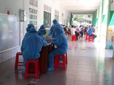 Trường Mầm non Tuổi Xanh - tích cực hỗ trợ tiêm ngừa vaccin phòng chống covid-19.