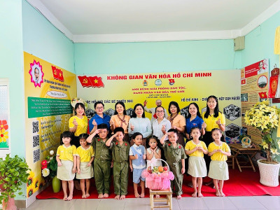 Đoàn phường Chánh Nghĩa cùng Hội Liên hiệp Phụ nữ Việt Nam phường Chánh Nghĩa đã đến thăm, chúc mừng tập thể nhà trường nhân kỷ niệm 42 năm ngày Nhà giáo Việt Nam (20/11/1982 - 20/11/2024)