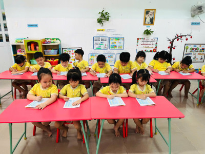 ĐO DUNG TÍCH CÙNG LỚP LÁ 4