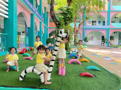 VUI CHƠI CÙNG BÉ