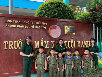 Trường Mầm non Tuổi Xanh: Sôi nổi hoạt động hành quân "Bé làm bộ đội"