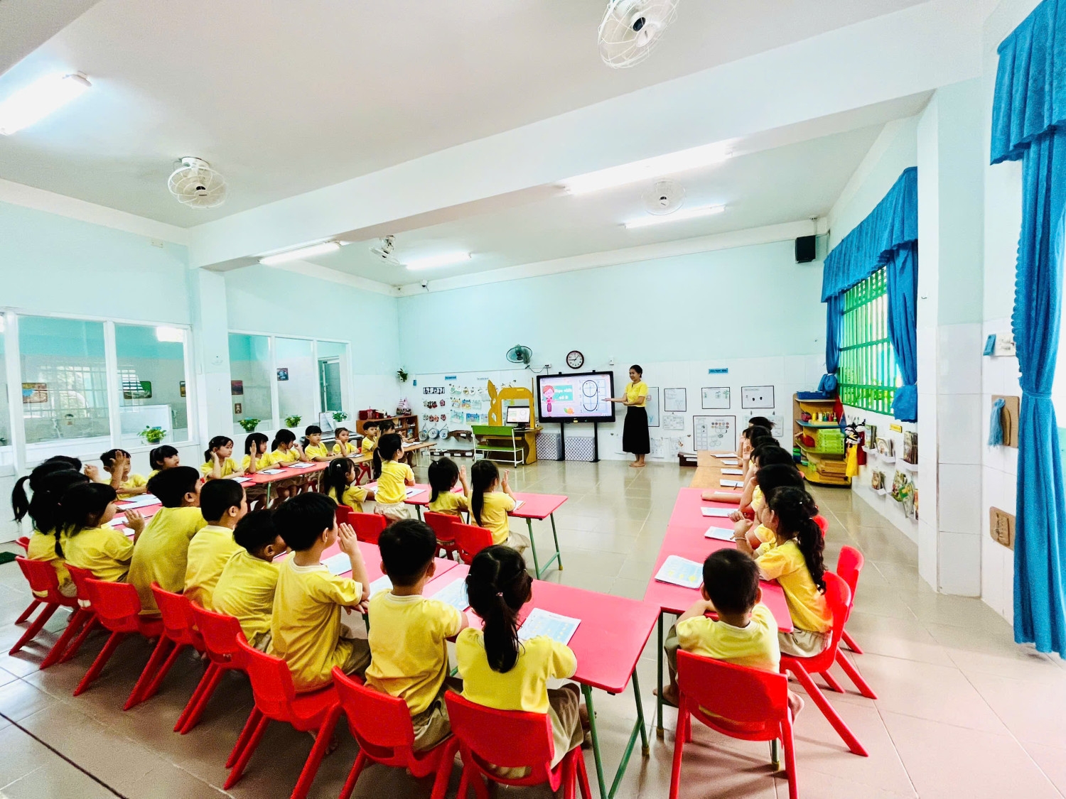 TOÁN HỌC KẾT HỢP CÙNG CÔNG NGHỆ, TƯ DUY BAY XA KHÔNG GIỚI HẠN